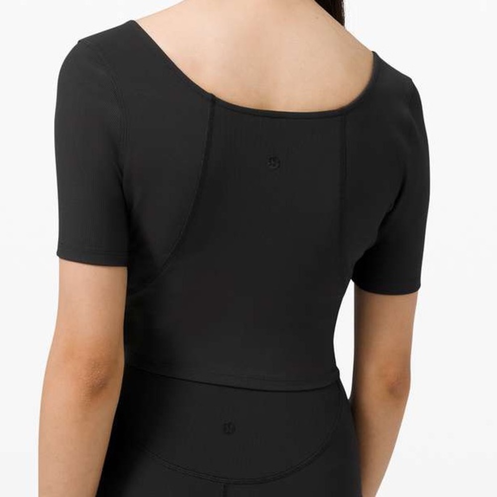 🎶LULULEMON RIBBED CONTOURED TOP🎶 - Picture 3 of 4